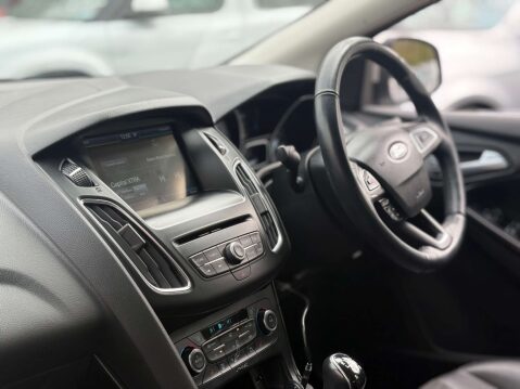 Ford Focus 1.0 Focus Titanium X 5dr 27
