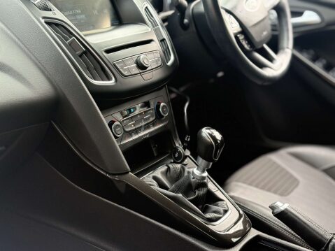 Ford Focus 1.0 Focus Titanium X 5dr 28