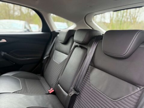 Ford Focus 1.0 Focus Titanium X 5dr 39