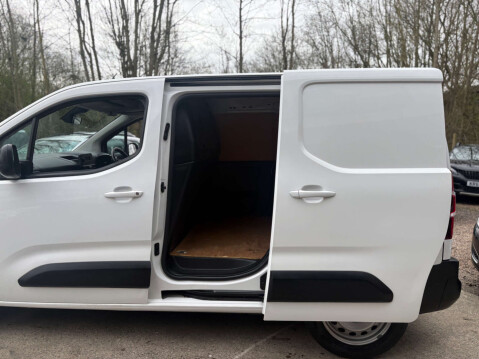 Vauxhall Combo 1.5 Combo 2000 Edition S/S Auto 17