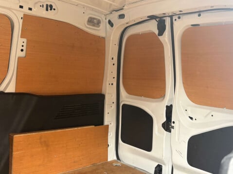 Vauxhall Combo 1.5 Combo 2000 Edition S/S Auto 23