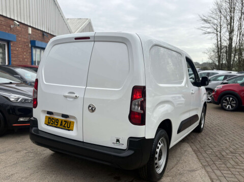 Vauxhall Combo 1.5 Combo 2000 Edition S/S Auto 26