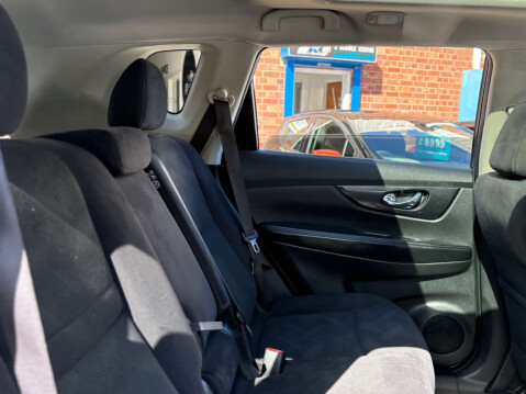 Nissan X-Trail 1.6 X-Trail N-Tec DiG-T 5dr 37