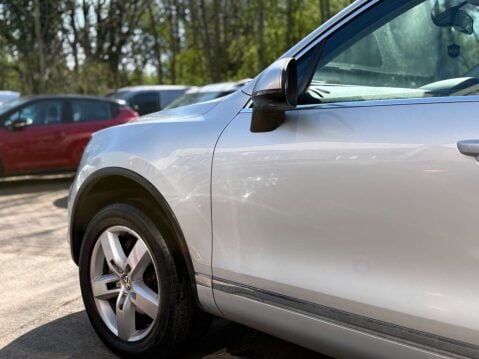 Volkswagen Touareg 3.0 Touareg V6 SE TDI BlueMotion Technology Auto 4WD 5dr 9