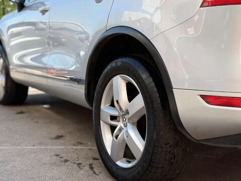 Volkswagen Touareg 3.0 Touareg V6 SE TDI BlueMotion Technology Auto 4WD 5dr 17