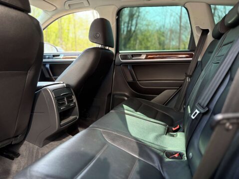 Volkswagen Touareg 3.0 Touareg V6 SE TDI BlueMotion Technology Auto 4WD 5dr 38