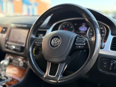 Volkswagen Touareg 3.0 Touareg V6 SE TDI BlueMotion Technology Auto 4WD 5dr 48