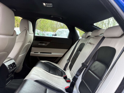 Jaguar XF 3.0 XF V6 S D Auto 4dr 36