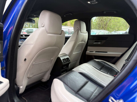 Jaguar XF 3.0 XF V6 S D Auto 4dr 38