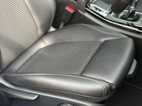 Mercedes-Benz A Class 1.3 A 200 Sport Executive 5dr 29
