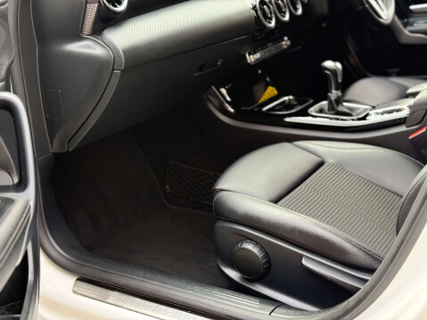 Mercedes-Benz A Class 1.3 A 200 Sport Executive 5dr 54