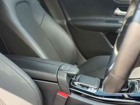Mercedes-Benz A Class 1.3 A 200 Sport Executive 5dr 31