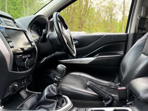 Nissan Navara 2.3 Navara Tekna dCi 4WD 5dr 44