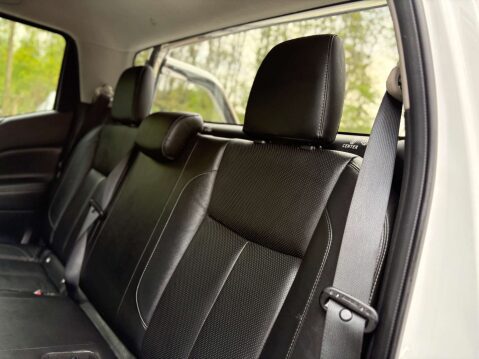 Nissan Navara 2.3 Navara Tekna dCi 4WD 5dr 53