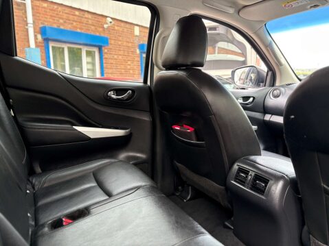 Nissan Navara 2.3 Navara Tekna dCi 4WD 5dr 59