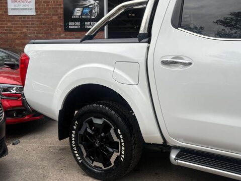 Nissan Navara 2.3 Navara Tekna dCi 4WD 5dr 8