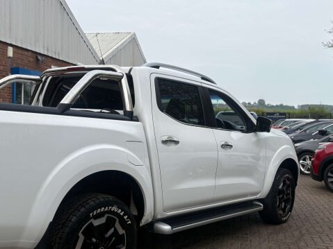 Nissan Navara 2.3 Navara Tekna dCi 4WD 5dr 35