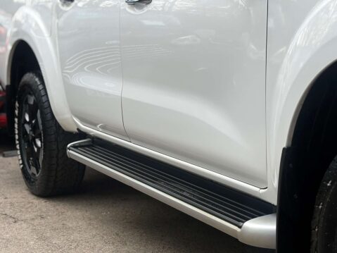 Nissan Navara 2.3 Navara Tekna dCi 4WD 5dr 5