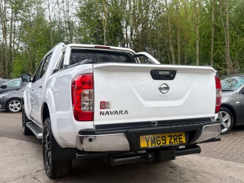 Nissan Navara 2.3 Navara Tekna dCi 4WD 5dr 18