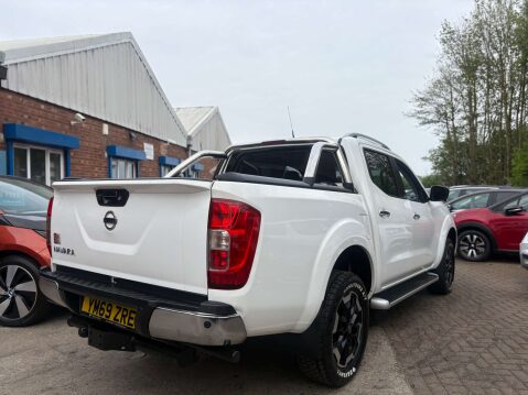 Nissan Navara 2.3 Navara Tekna dCi 4WD 5dr 28