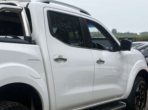 Nissan Navara 2.3 Navara Tekna dCi 4WD 5dr 30