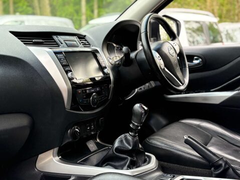 Nissan Navara 2.3 Navara Tekna dCi 4WD 5dr 43