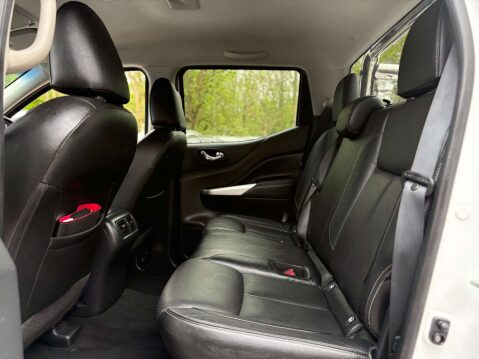 Nissan Navara 2.3 Navara Tekna dCi 4WD 5dr 45
