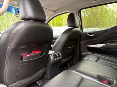 Nissan Navara 2.3 Navara Tekna dCi 4WD 5dr 48