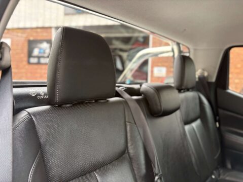 Nissan Navara 2.3 Navara Tekna dCi 4WD 5dr 54