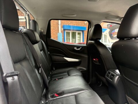 Nissan Navara 2.3 Navara Tekna dCi 4WD 5dr 56