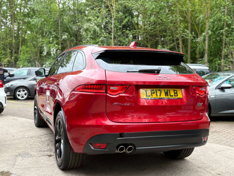 Jaguar F-Pace 2.0 F-PACE R-Sport AWD D Auto 4WD 5dr 19