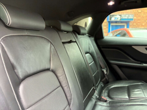 Jaguar F-Pace 2.0 F-PACE R-Sport AWD D Auto 4WD 5dr 43