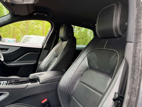 Jaguar F-Pace 2.0 F-PACE R-Sport AWD D Auto 4WD 5dr 54