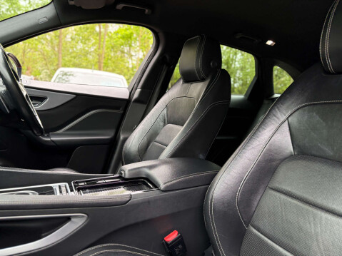 Jaguar F-Pace 2.0 F-PACE R-Sport AWD D Auto 4WD 5dr 59