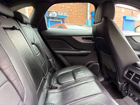 Jaguar F-Pace 2.0 F-PACE R-Sport AWD D Auto 4WD 5dr 39
