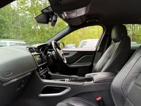 Jaguar F-Pace 2.0 F-PACE R-Sport AWD D Auto 4WD 5dr 55