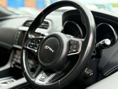 Jaguar F-Pace 2.0 F-PACE R-Sport AWD D Auto 4WD 5dr 27