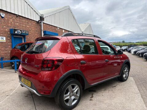 Dacia Sandero 0.9 Sandero Stepway Laureate TCE 5dr 27