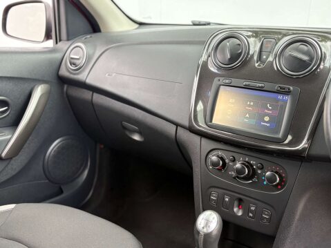 Dacia Sandero 0.9 Sandero Stepway Laureate TCE 5dr 21