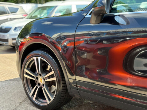 Porsche Cayenne 3.0 Cayenne V6 D Tiptronic 4WD 5dr 8