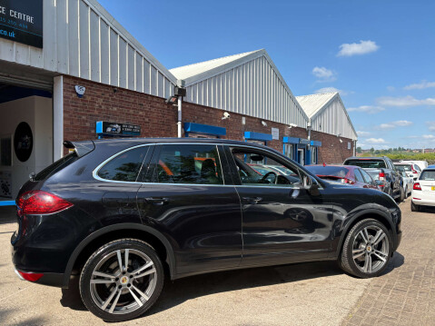 Porsche Cayenne 3.0 Cayenne V6 D Tiptronic 4WD 5dr 21