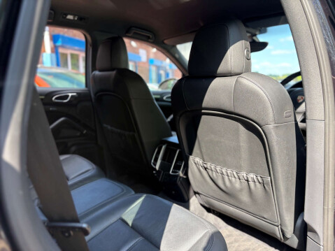 Porsche Cayenne 3.0 Cayenne V6 D Tiptronic 4WD 5dr 30