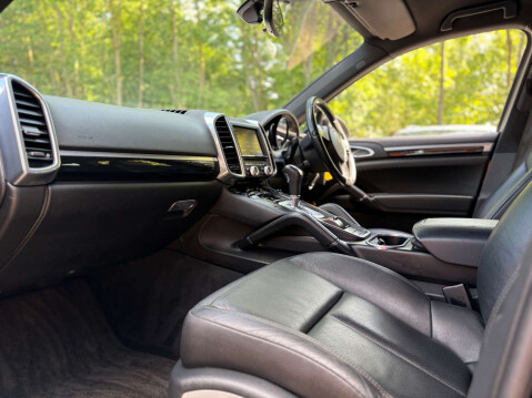Porsche Cayenne 3.0 Cayenne V6 D Tiptronic 4WD 5dr 46