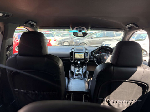 Porsche Cayenne 3.0 Cayenne V6 D Tiptronic 4WD 5dr 54