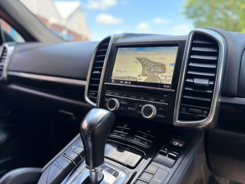 Porsche Cayenne 3.0 Cayenne V6 D Tiptronic 4WD 5dr 52