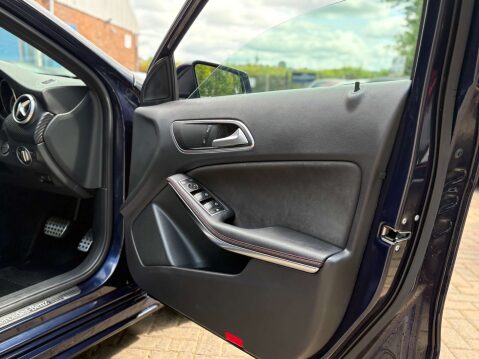 Mercedes-Benz A Class 2.1 A 200 D AMG Line Auto 5dr 31