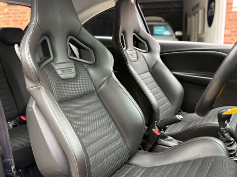 Vauxhall Corsa 1.6 Corsa VXR 3dr 38