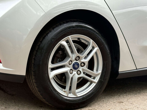 Ford Focus 1.5 Focus Zetec TDCI 5dr 19