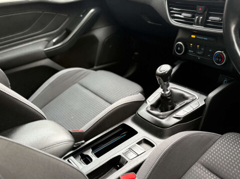 Ford Focus 1.5 Focus Zetec TDCI 5dr 25