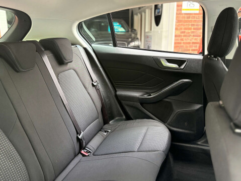 Ford Focus 1.5 Focus Zetec TDCI 5dr 26